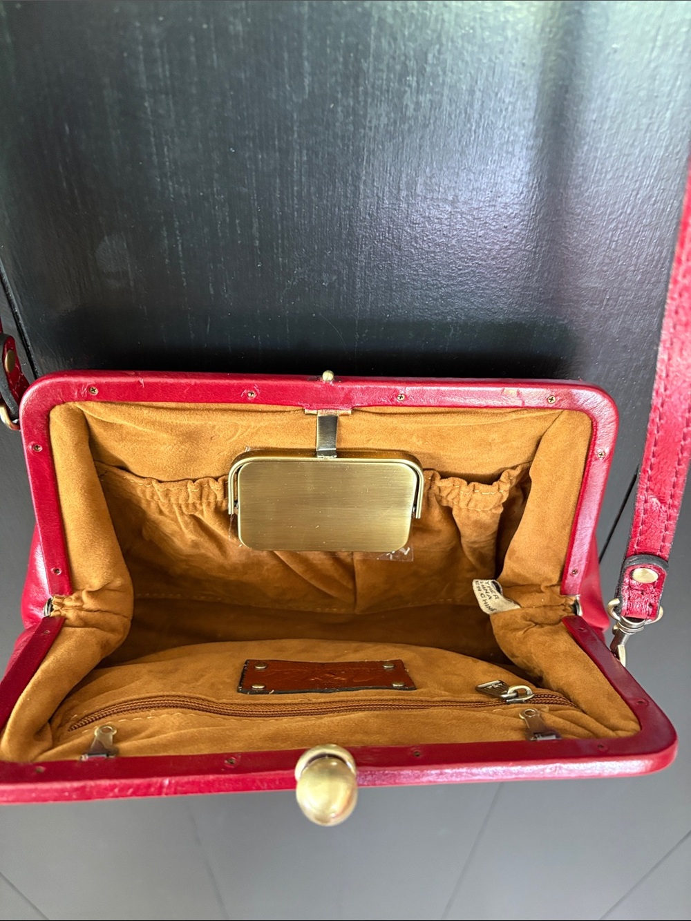 ❤️ Patricia Nash Leather Clutch Bag in Ruby Red - Picture 9 of 15